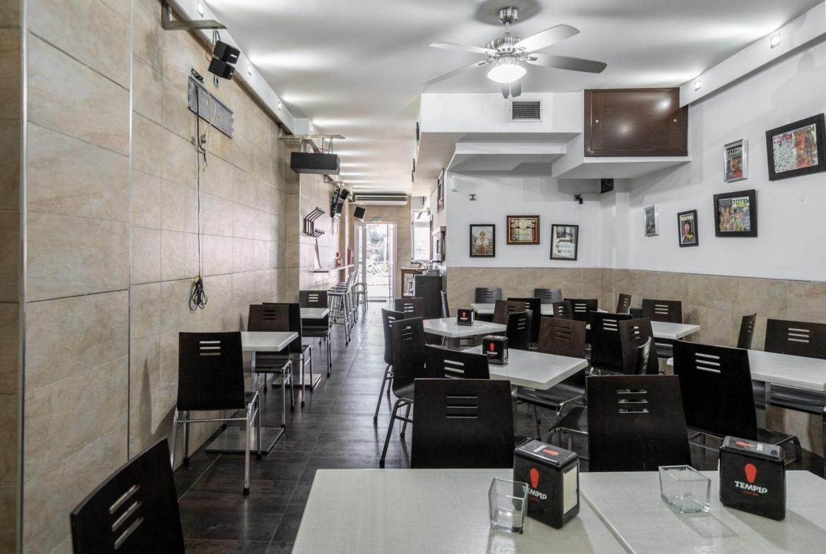 ^**^BAR RESTAURANTE CON AMPLIAS TERRAZAS Y AMPLIA ZONA PRIVADA EN MEJORADA DEL CAMPO^**^ Magnífica o