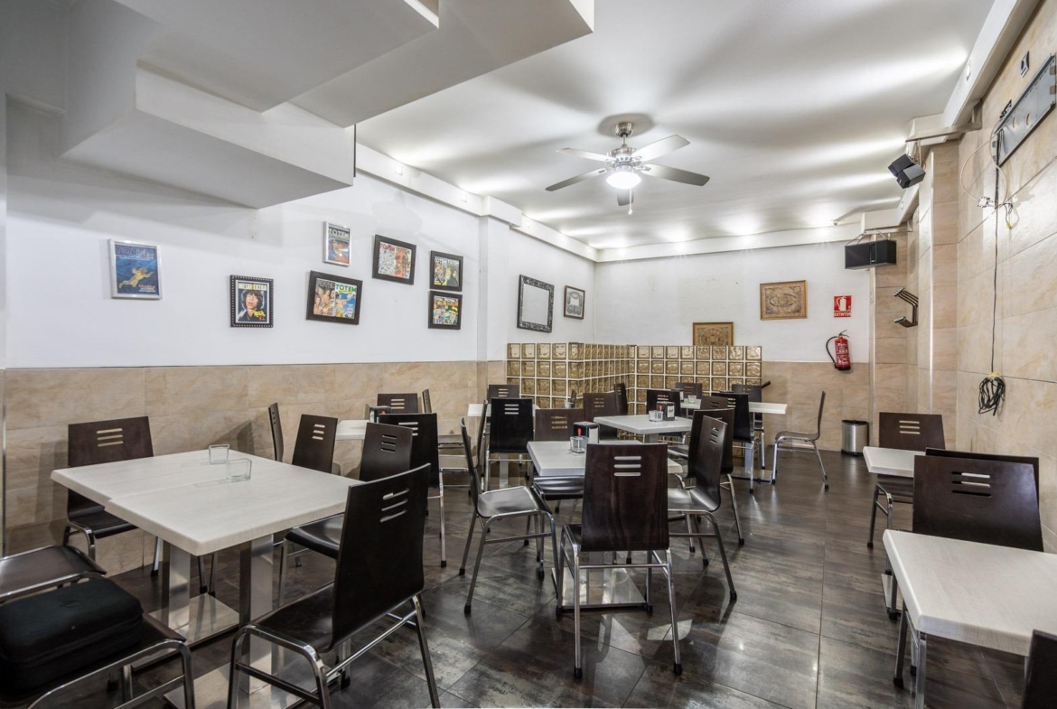 ^**^BAR RESTAURANTE CON AMPLIAS TERRAZAS Y AMPLIA ZONA PRIVADA EN MEJORADA DEL CAMPO^**^ Magnífica o