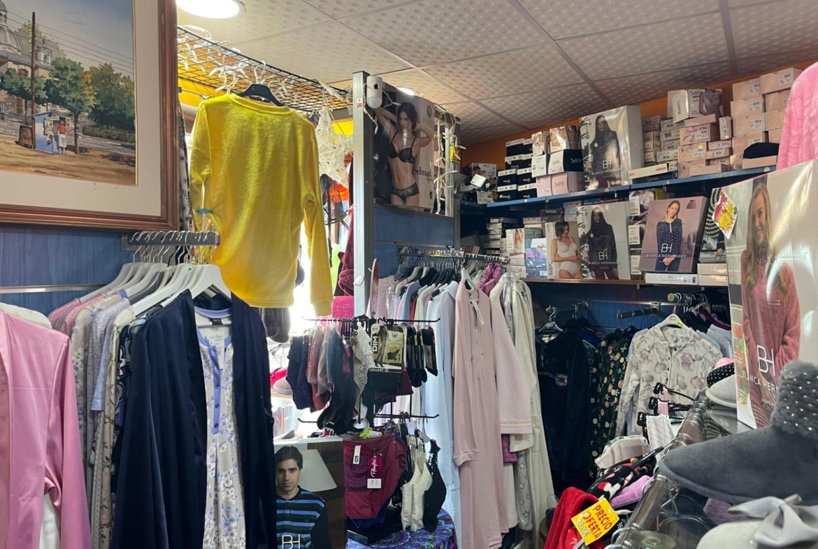 ^**^EXCELENTE OPORTUNIDAD, LOCAL COMERCIAL EN MORALZARZAL^**^ Oportunidad única de adquirir un local