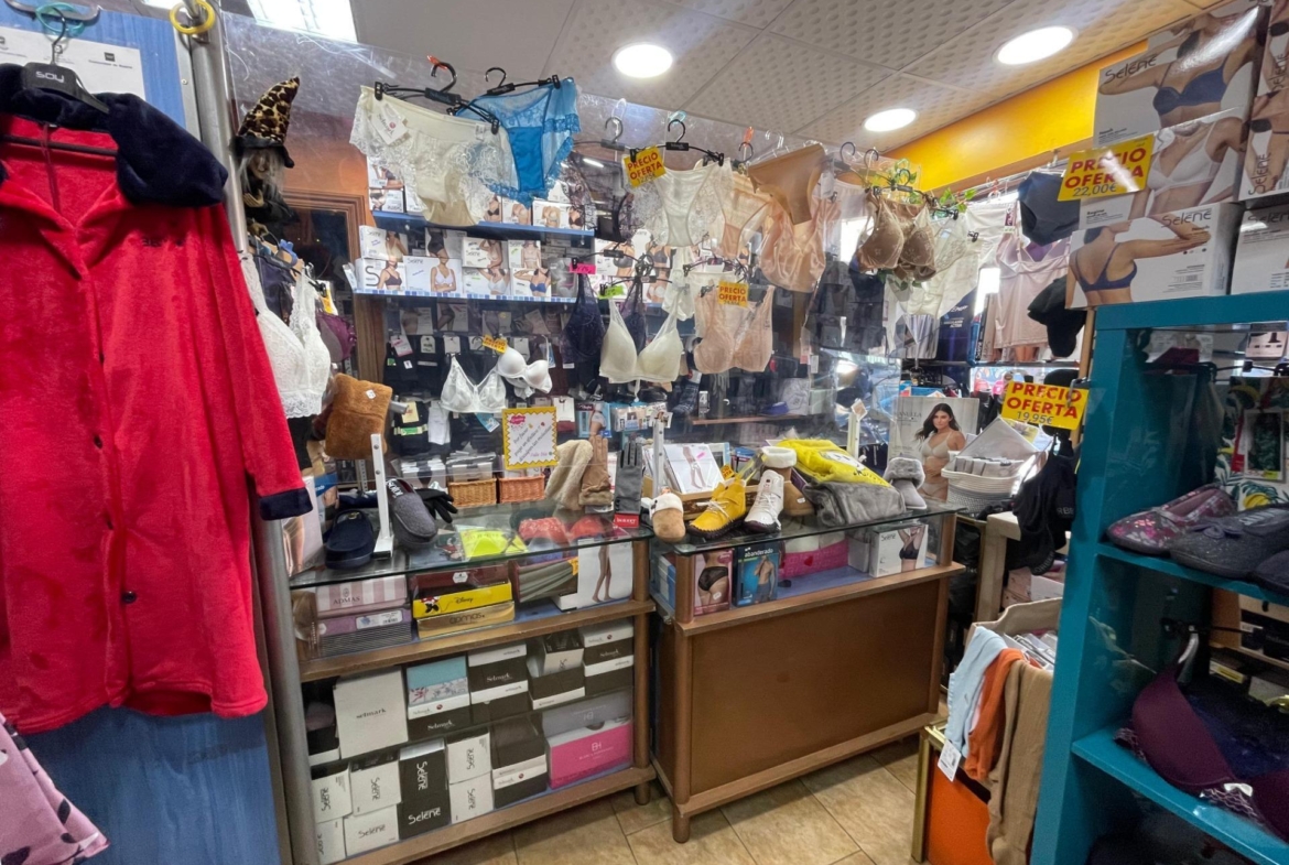^**^EXCELENTE OPORTUNIDAD, LOCAL COMERCIAL EN MORALZARZAL^**^ Oportunidad única de adquirir un local