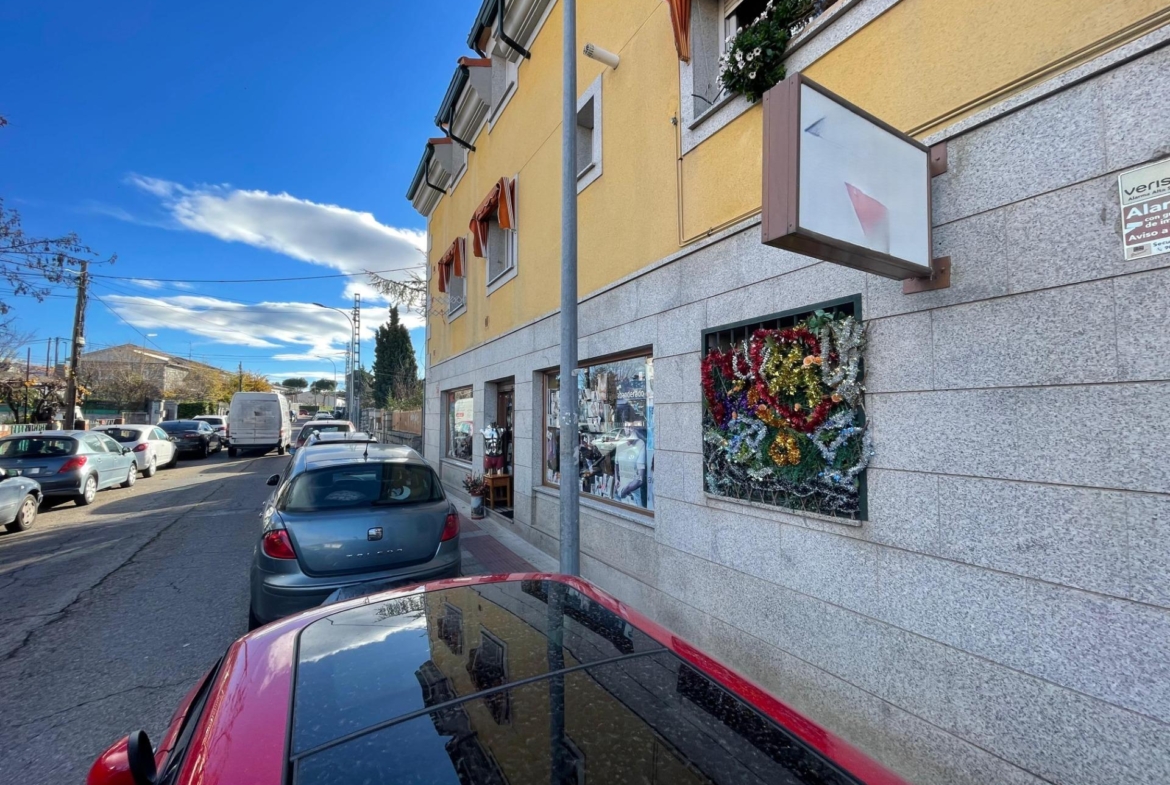 ^**^EXCELENTE OPORTUNIDAD, LOCAL COMERCIAL EN MORALZARZAL^**^ Oportunidad única de adquirir un local