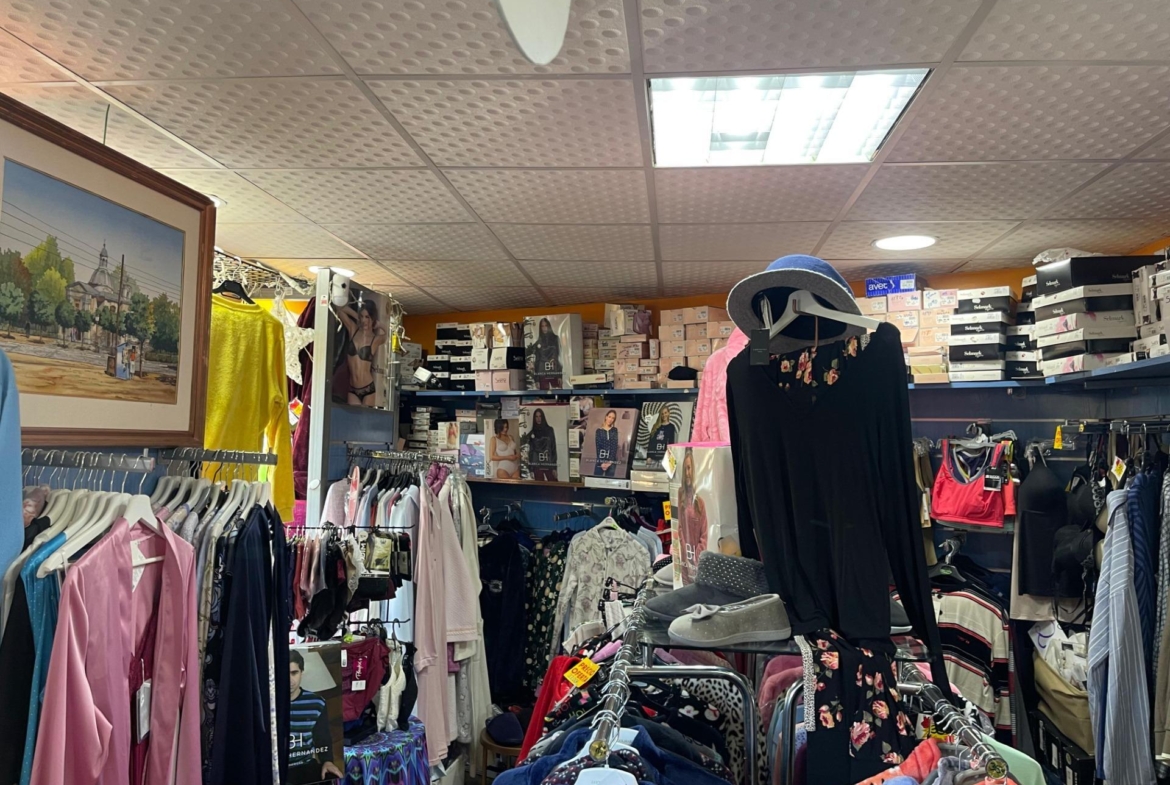^**^EXCELENTE OPORTUNIDAD, LOCAL COMERCIAL EN MORALZARZAL^**^ Oportunidad única de adquirir un local