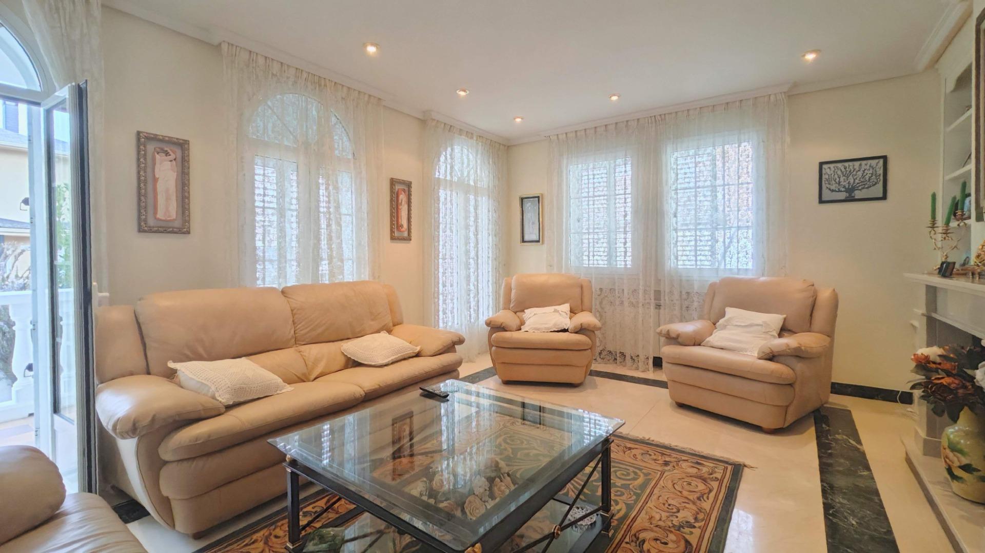 18-22 Preciosa casa de capricho en Guadarrama