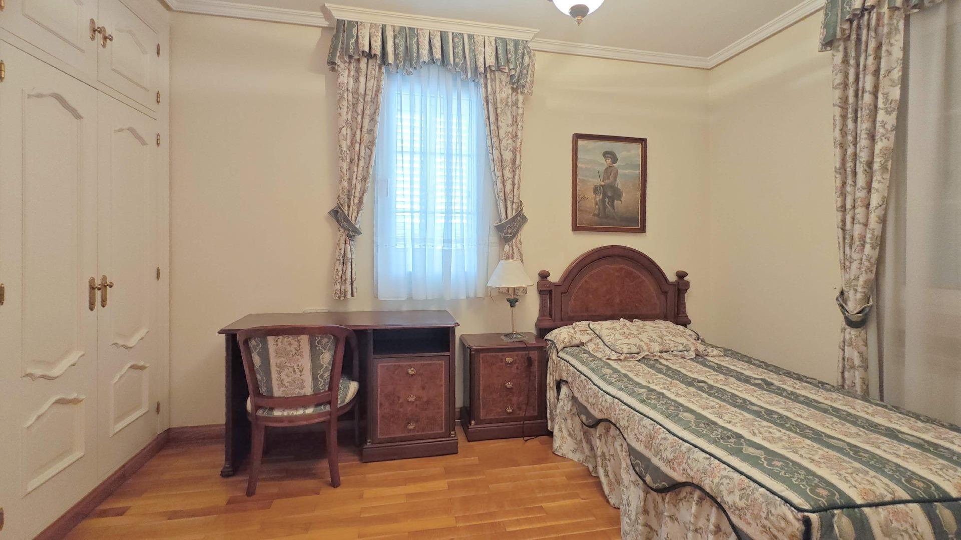 18-32 Preciosa casa de capricho en Guadarrama
