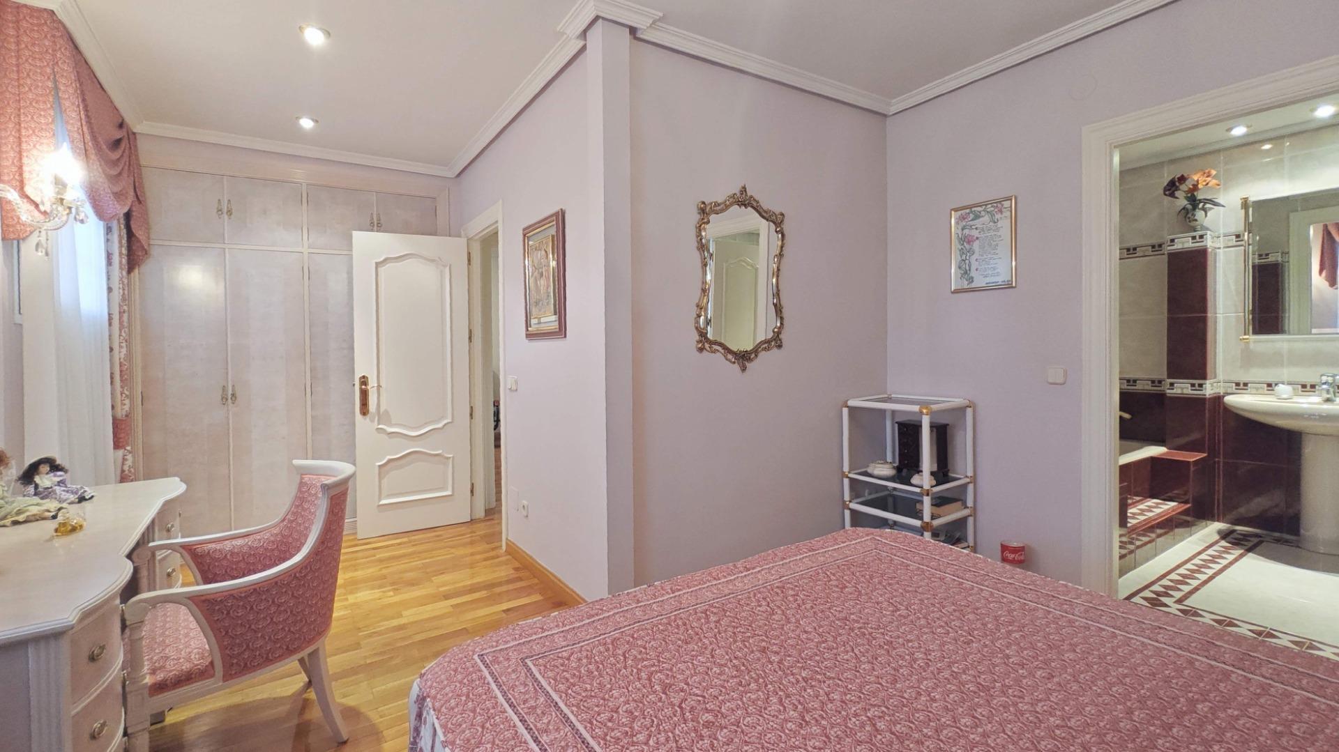 18-37 Preciosa casa de capricho en Guadarrama