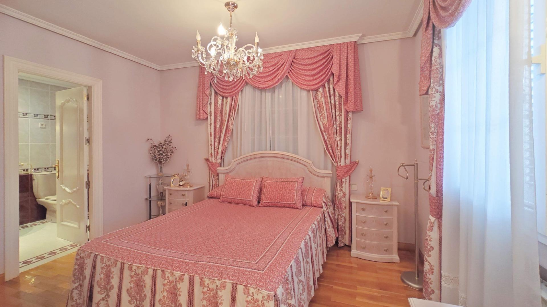 18-38 Preciosa casa de capricho en Guadarrama