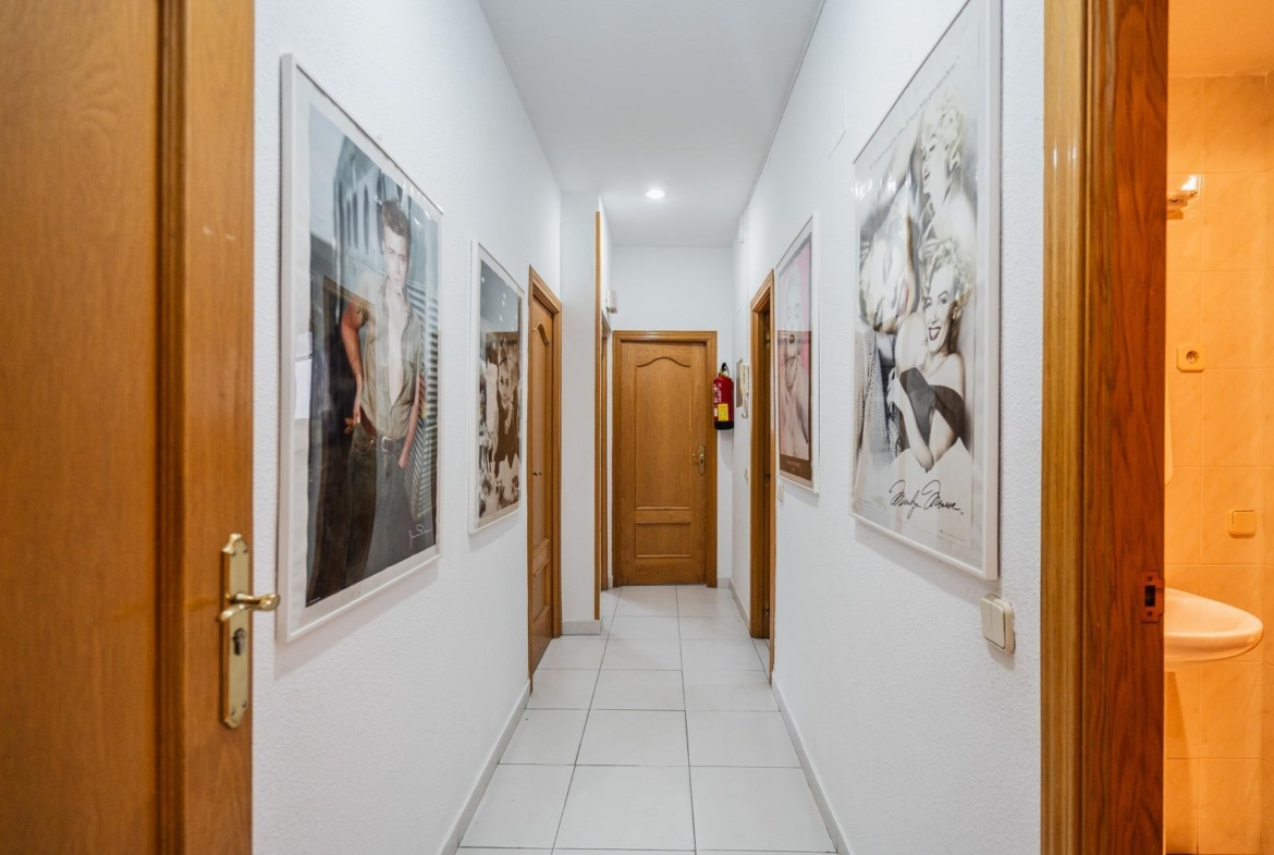 INVERSIÓN SEGURA: EDIFICIO/NAVE DE 3 PLANTAS CON DESPACHOS Y APARTAMENTO EN COLMENAR VIEJO