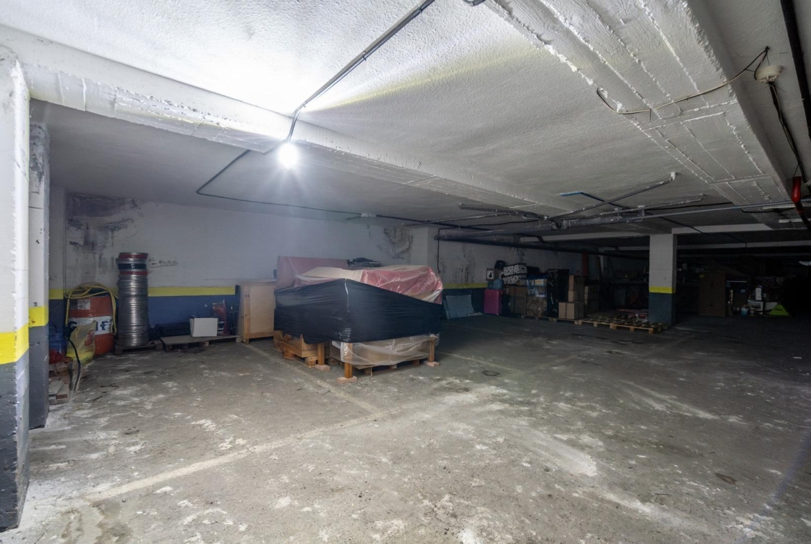 INVERSIÓN SEGURA: EDIFICIO/NAVE DE 3 PLANTAS CON DESPACHOS Y APARTAMENTO EN COLMENAR VIEJO