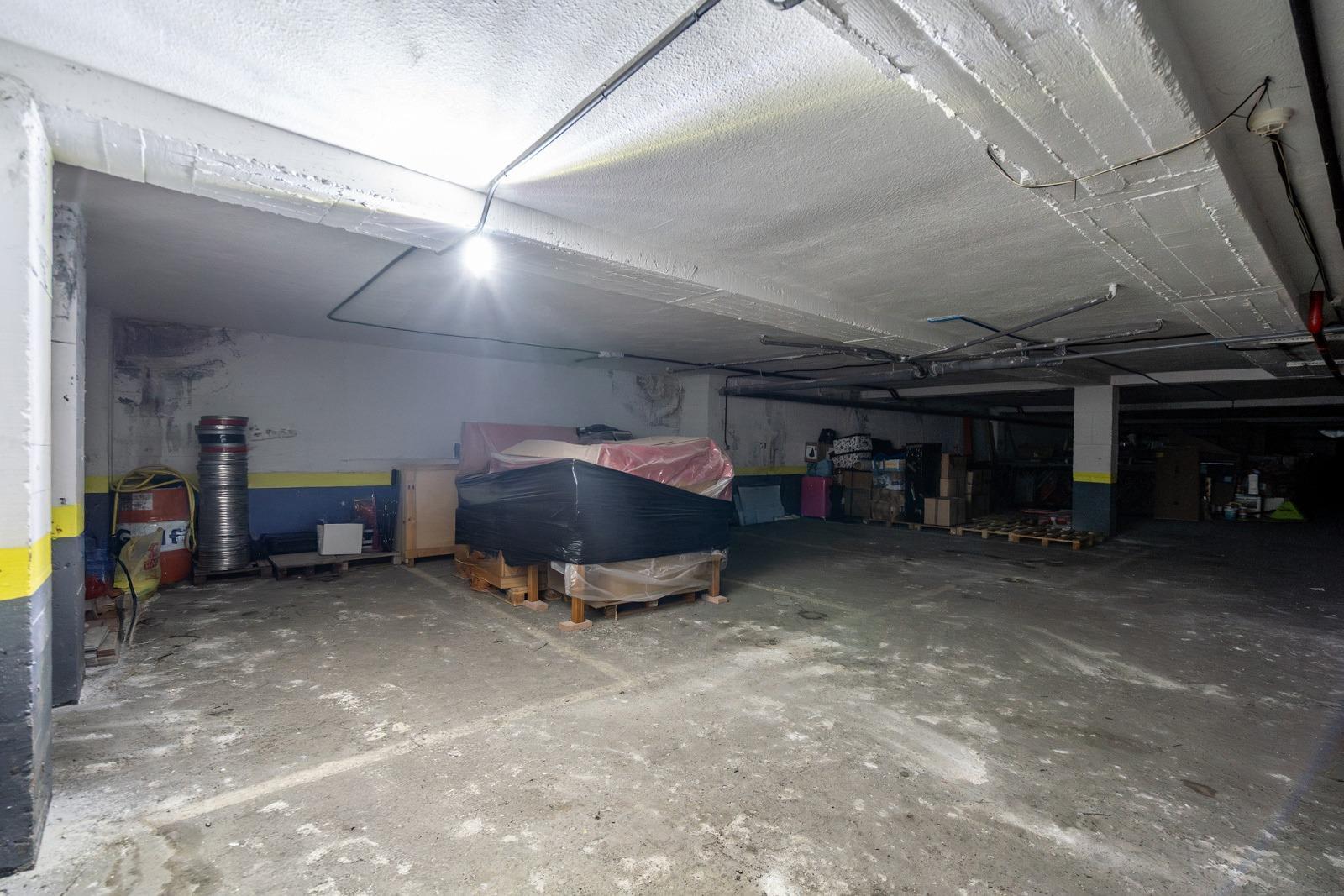 INVERSIÓN SEGURA: EDIFICIO/NAVE DE 3 PLANTAS CON DESPACHOS Y APARTAMENTO EN COLMENAR VIEJO