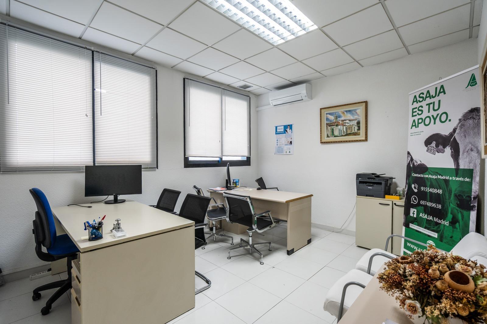 INVERSIÓN SEGURA: EDIFICIO/NAVE DE 3 PLANTAS CON DESPACHOS Y APARTAMENTO EN COLMENAR VIEJO