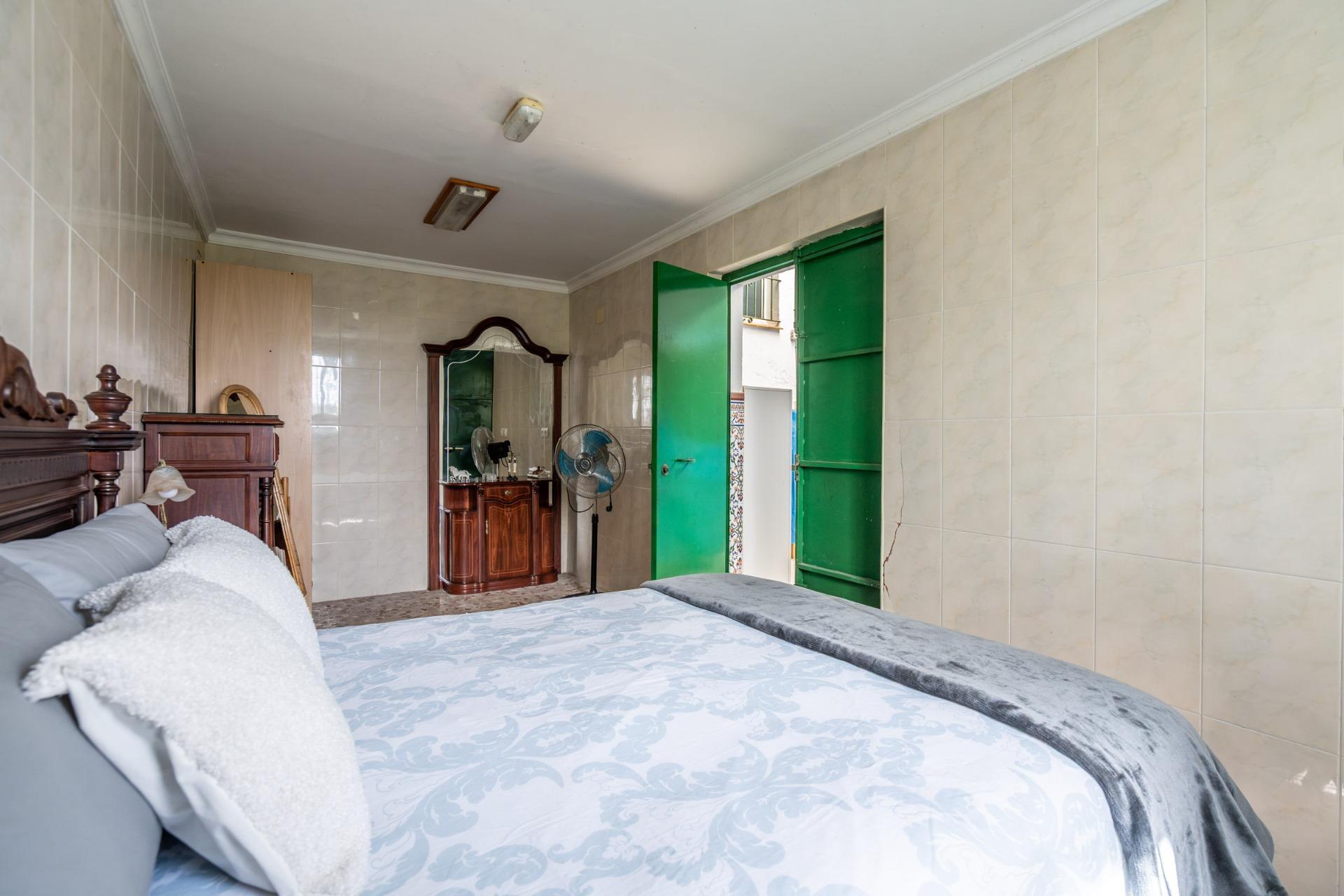 50-17 CORTIJO ANDALUZ CON VARIAS EDIFICACIONES, PISCINA Y 8.000 M² DE TERRENO EN CHICLANA DE LA FRONTERA E