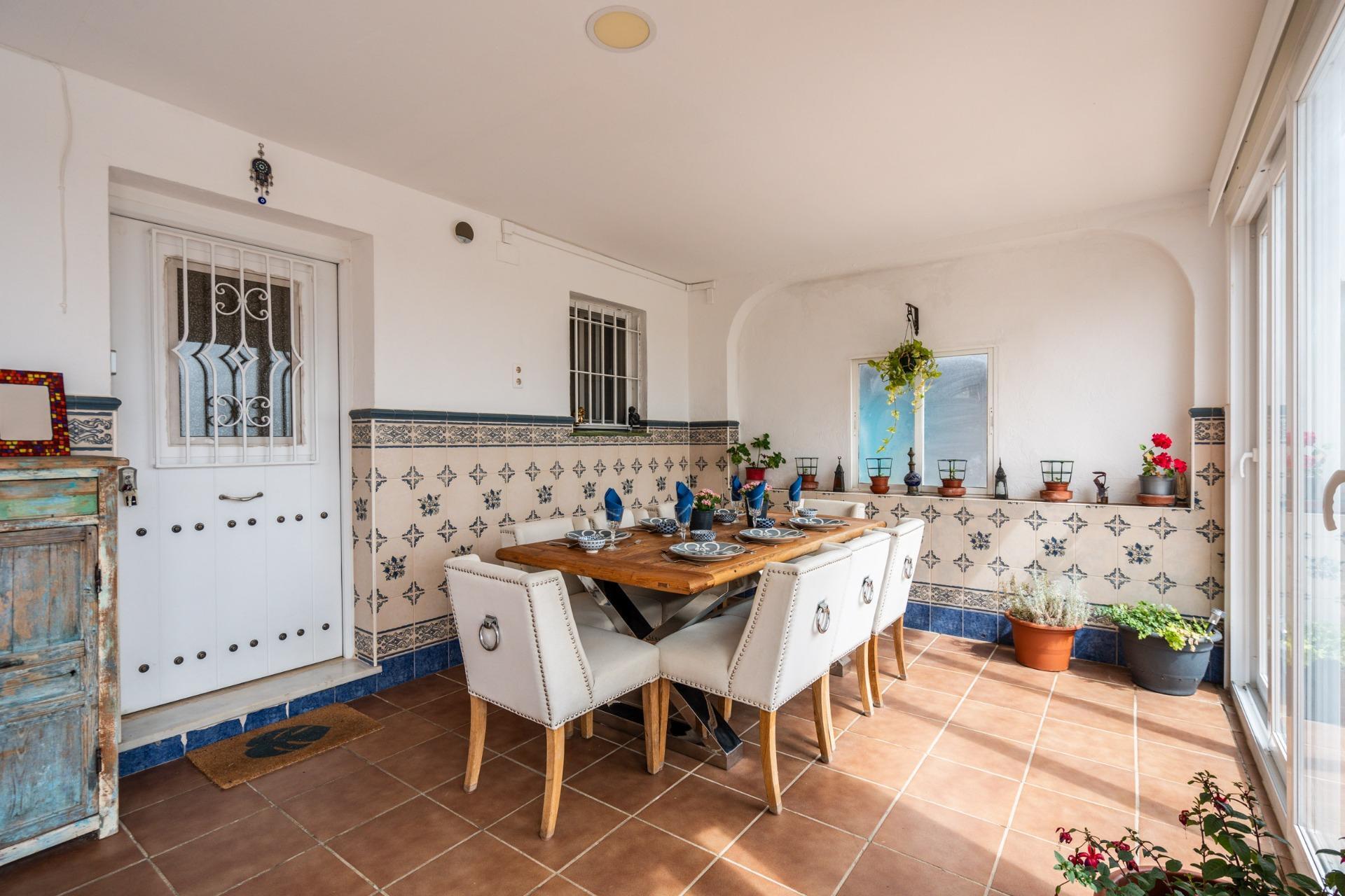 50-27 CORTIJO ANDALUZ CON VARIAS EDIFICACIONES, PISCINA Y 8.000 M² DE TERRENO EN CHICLANA DE LA FRONTERA E