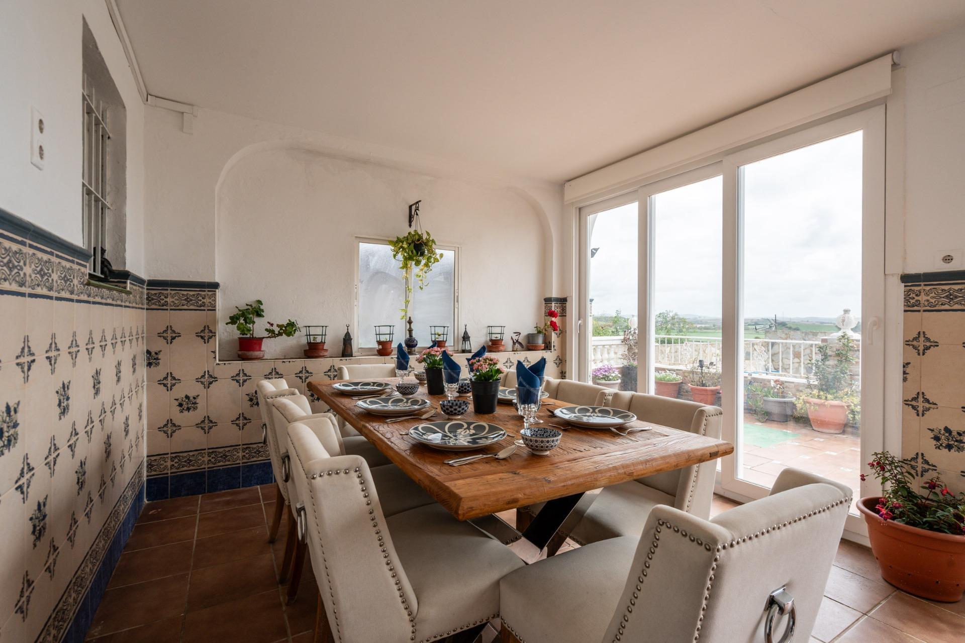 50-28 CORTIJO ANDALUZ CON VARIAS EDIFICACIONES, PISCINA Y 8.000 M² DE TERRENO EN CHICLANA DE LA FRONTERA E