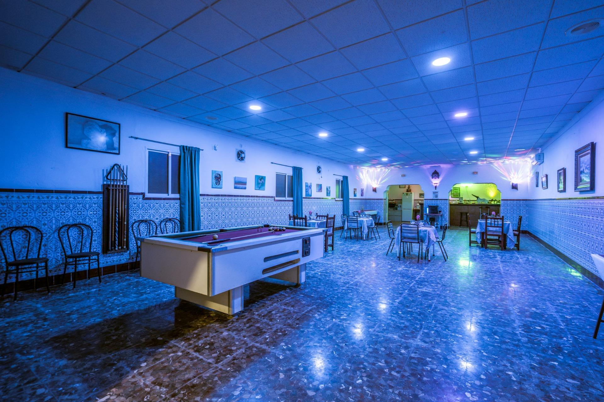 50-59 CORTIJO ANDALUZ CON VARIAS EDIFICACIONES, PISCINA Y 8.000 M² DE TERRENO EN CHICLANA DE LA FRONTERA E