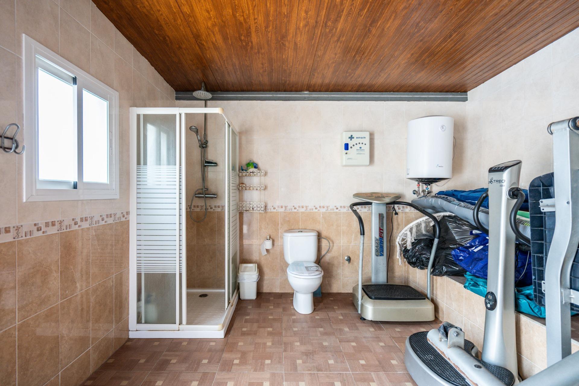 50-63 CORTIJO ANDALUZ CON VARIAS EDIFICACIONES, PISCINA Y 8.000 M² DE TERRENO EN CHICLANA DE LA FRONTERA E
