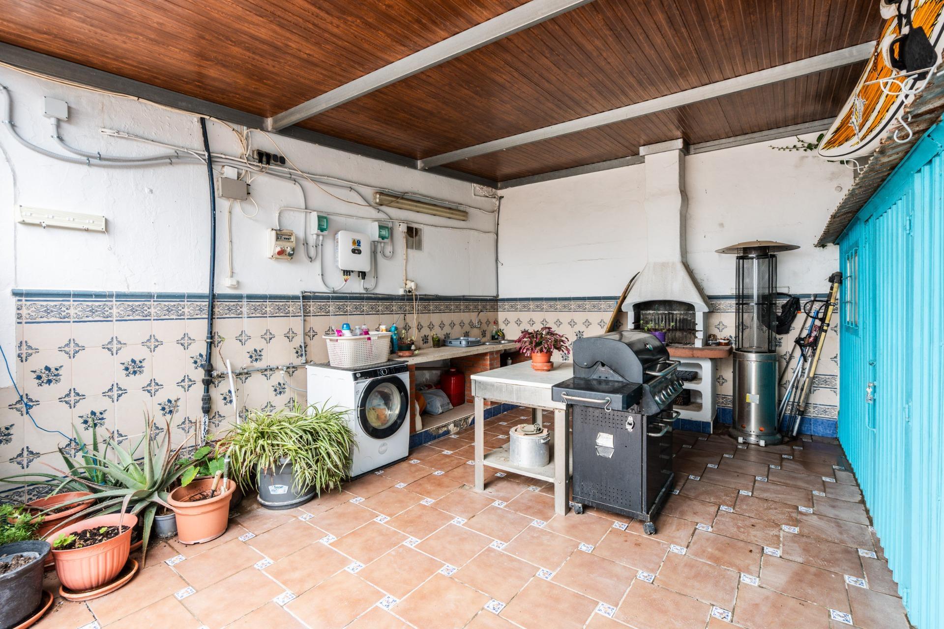 50-65 CORTIJO ANDALUZ CON VARIAS EDIFICACIONES, PISCINA Y 8.000 M² DE TERRENO EN CHICLANA DE LA FRONTERA E