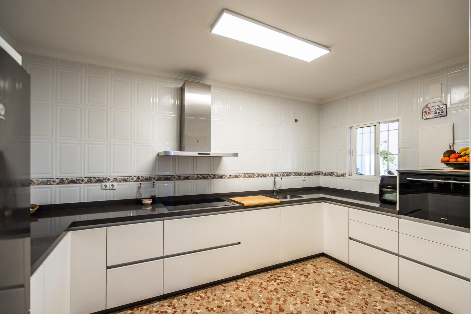 50-7 CORTIJO ANDALUZ CON VARIAS EDIFICACIONES, PISCINA Y 8.000 M² DE TERRENO EN CHICLANA DE LA FRONTERA E