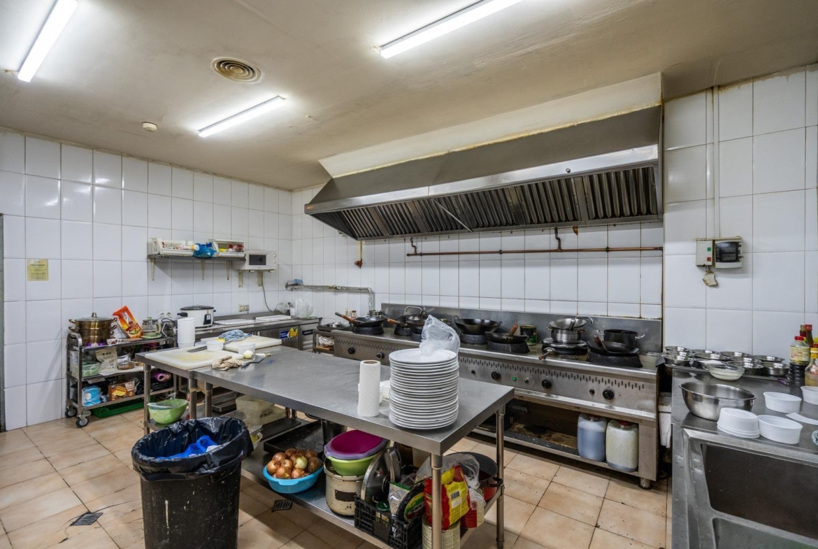 ^**^ FANTÁSTICO RESTAURANTE EN LEGANÉS – EN RENTABILIDAD O LIBRE DE INQUILINO ^**^ Se vende amplio r