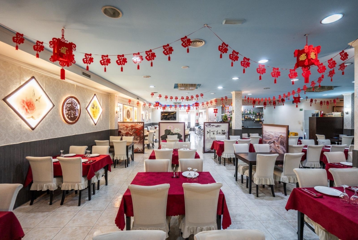^**^ FANTÁSTICO RESTAURANTE EN LEGANÉS – EN RENTABILIDAD O LIBRE DE INQUILINO ^**^ Se vende amplio r