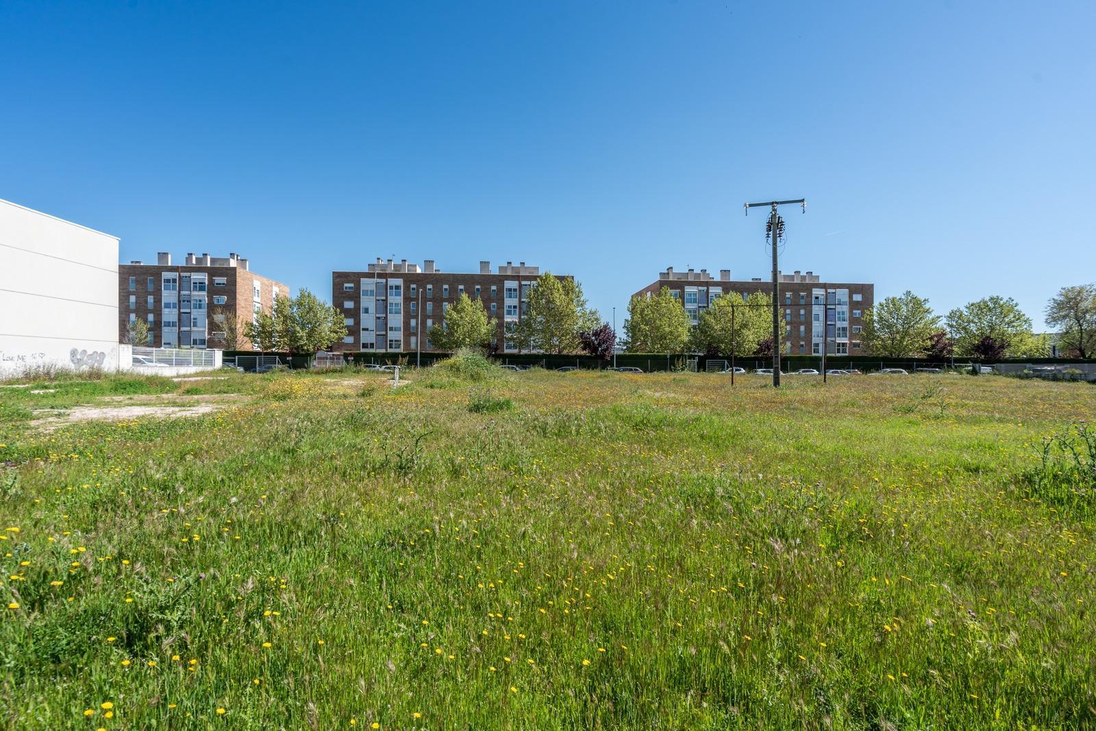 43-14 ¡OPORTUNIDAD INVERSORES Y EMPRESAS! Parcela Urbana de 2.627 m² Frente al Núcleo Urbano Ubicación pri