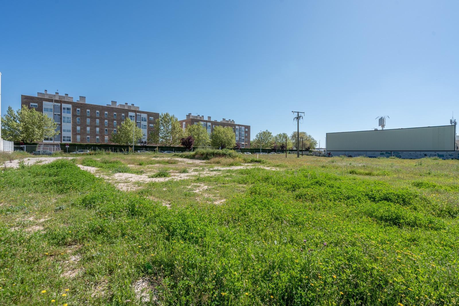 43-15 ¡OPORTUNIDAD INVERSORES Y EMPRESAS! Parcela Urbana de 2.627 m² Frente al Núcleo Urbano Ubicación pri