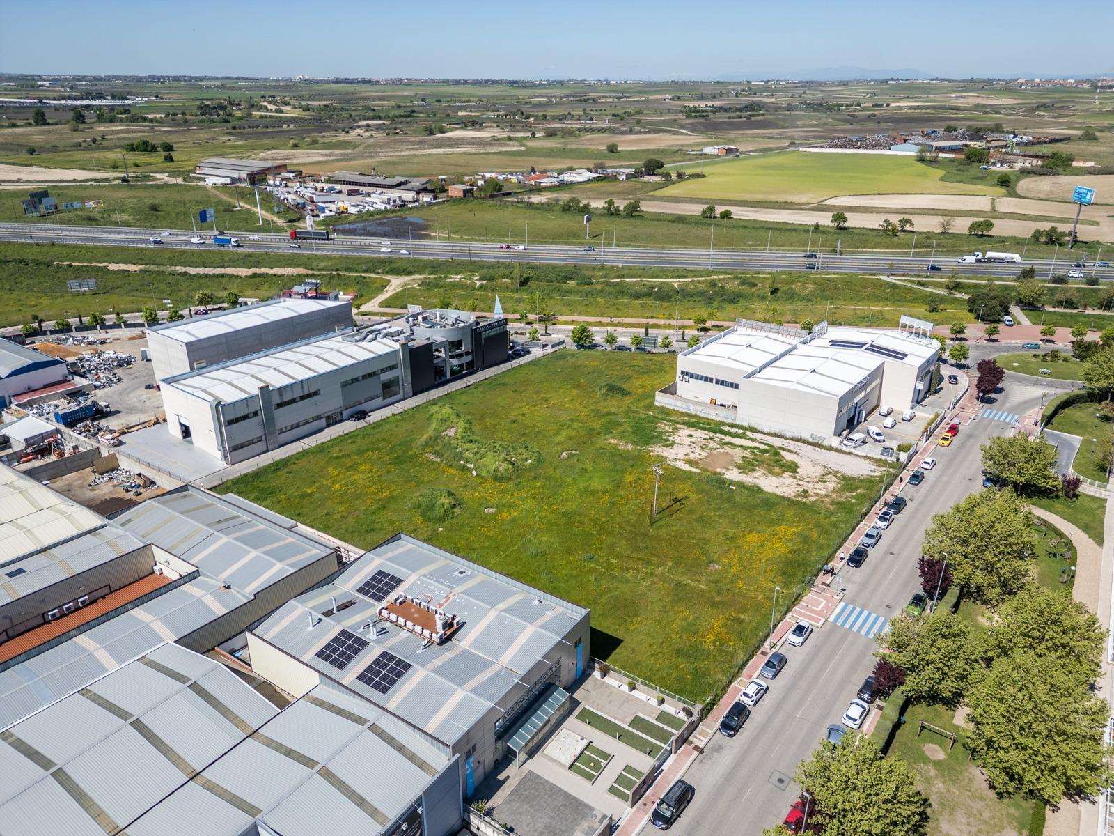 43-2 ¡OPORTUNIDAD INVERSORES Y EMPRESAS! Parcela Urbana de 2.627 m² Frente al Núcleo Urbano Ubicación pri