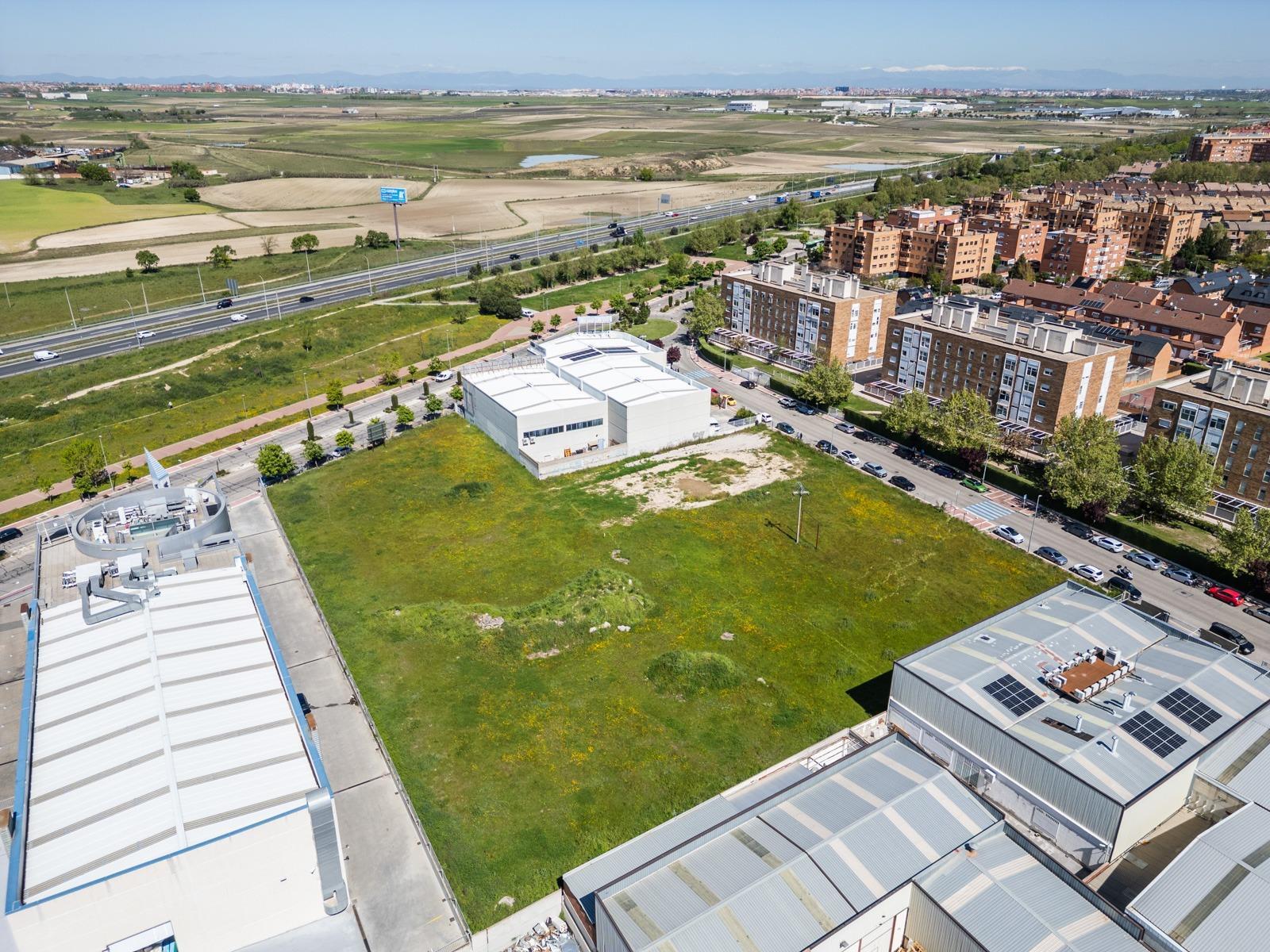 43-3 ¡OPORTUNIDAD INVERSORES Y EMPRESAS! Parcela Urbana de 2.627 m² Frente al Núcleo Urbano Ubicación pri