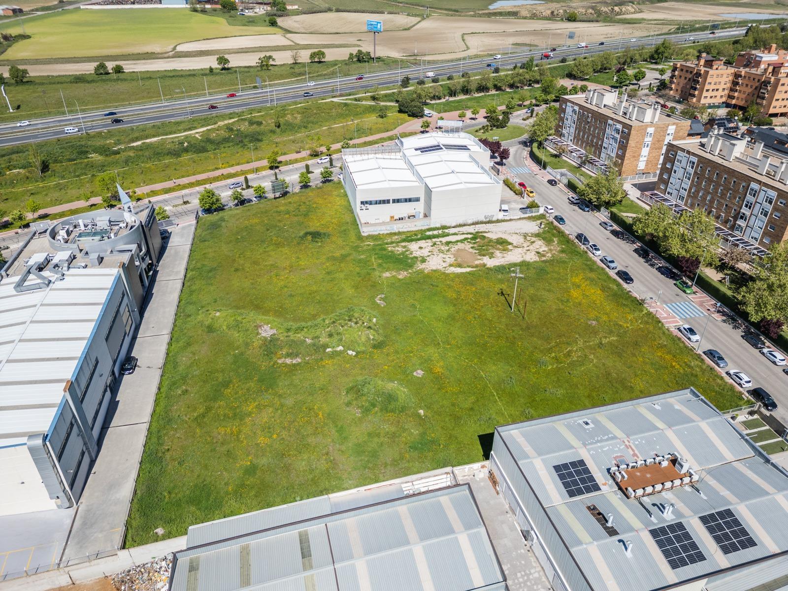 43-5 ¡OPORTUNIDAD INVERSORES Y EMPRESAS! Parcela Urbana de 2.627 m² Frente al Núcleo Urbano Ubicación pri