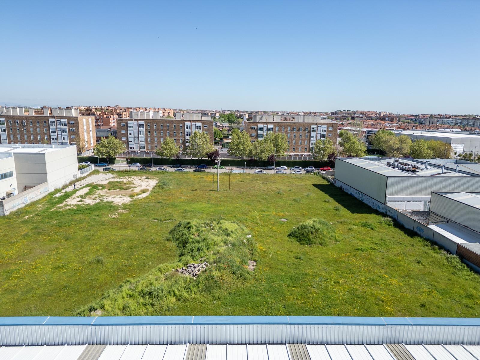 43-6 ¡OPORTUNIDAD INVERSORES Y EMPRESAS! Parcela Urbana de 2.627 m² Frente al Núcleo Urbano Ubicación pri