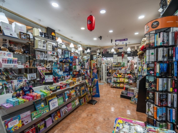 LOCAL COMERCIAL EN GALERÍA COMERCIAL DE PLAZA ESPAÑA – LEGANÉS  ¡Oportunidad única para emprendedore
