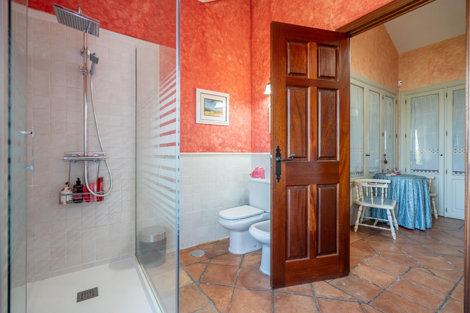 ^^ EN VENTA EXCLUSIVA – IMPRESIONANTE FINCA DE 4 HECTÁREAS EN VALGRANDE, CHINCHÓN ^**^  Ponemos a la