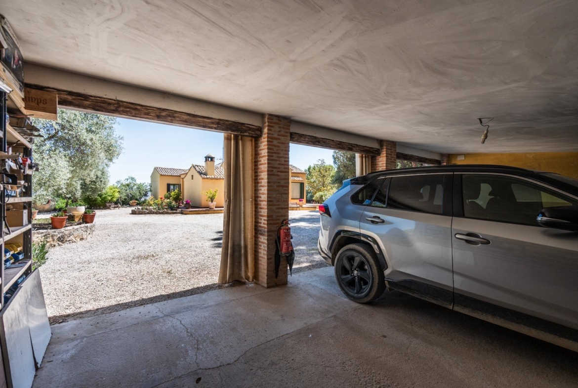 ^^ EN VENTA EXCLUSIVA – IMPRESIONANTE FINCA DE 4 HECTÁREAS EN VALGRANDE, CHINCHÓN ^**^  Ponemos a la