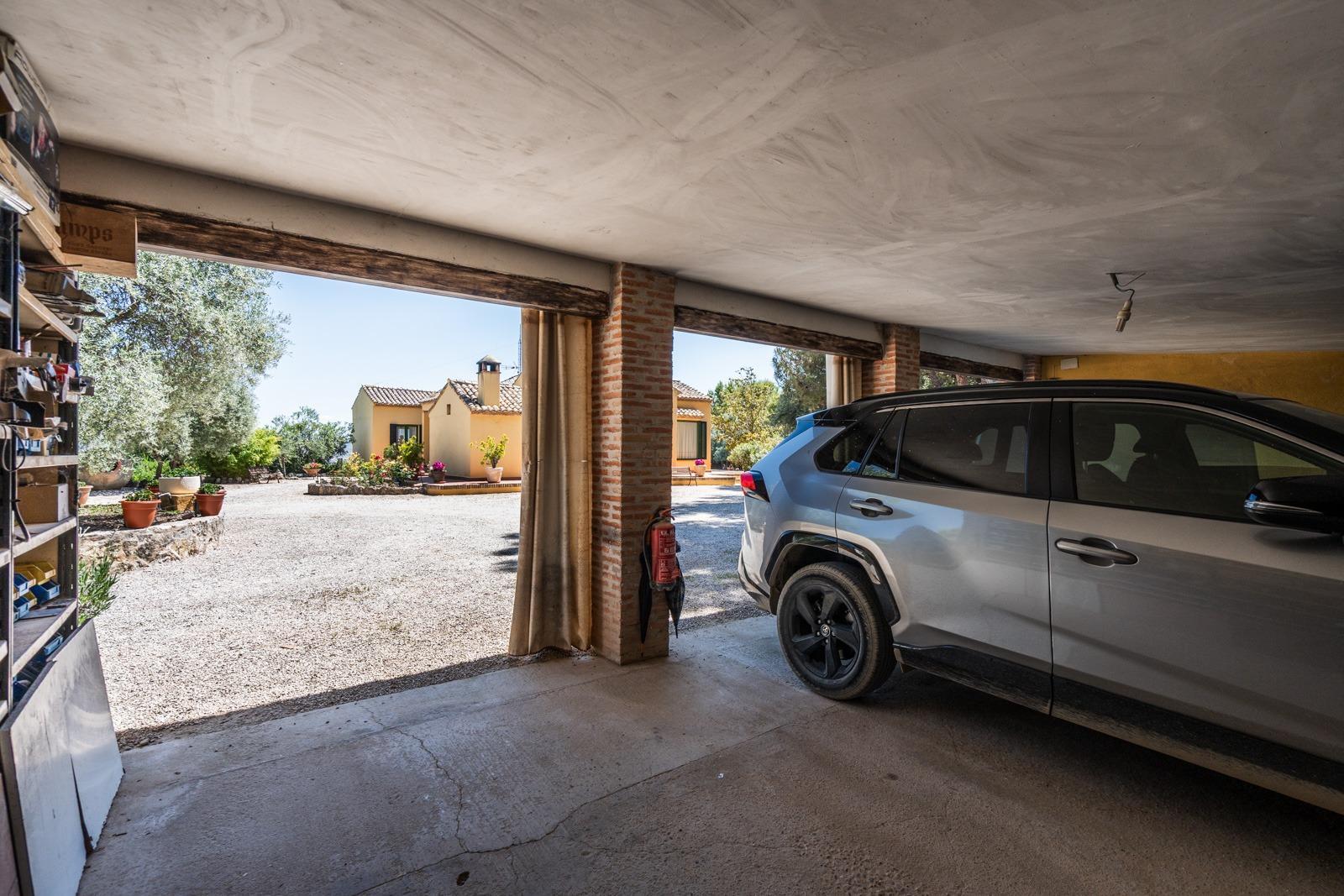 ^^ EN VENTA EXCLUSIVA – IMPRESIONANTE FINCA DE 4 HECTÁREAS EN VALGRANDE, CHINCHÓN ^**^  Ponemos a la