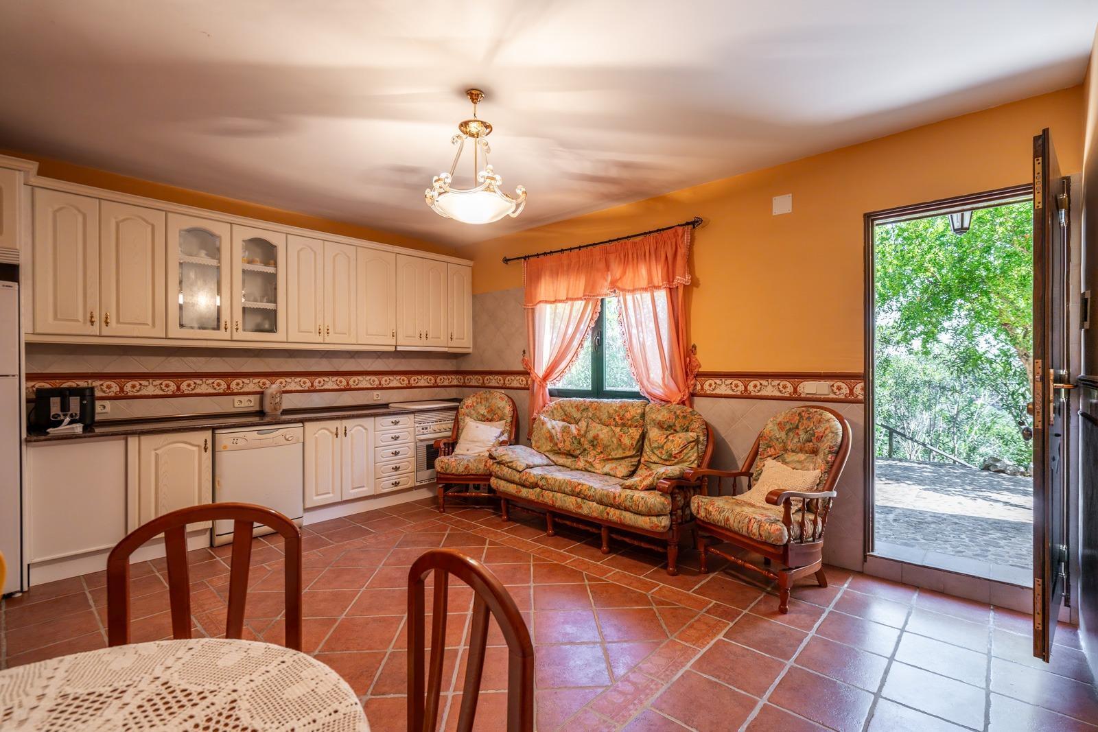^^ EN VENTA EXCLUSIVA – IMPRESIONANTE FINCA DE 4 HECTÁREAS EN VALGRANDE, CHINCHÓN ^**^  Ponemos a la