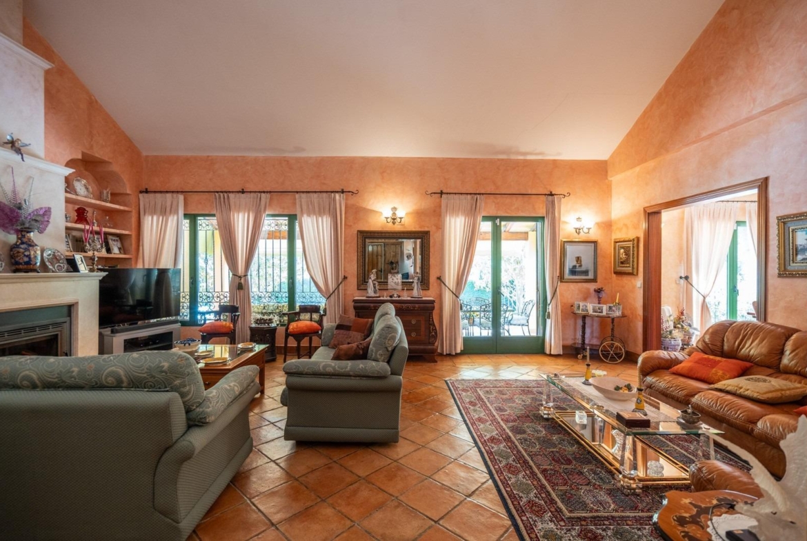 ^^ EN VENTA EXCLUSIVA – IMPRESIONANTE FINCA DE 4 HECTÁREAS EN VALGRANDE, CHINCHÓN ^**^  Ponemos a la