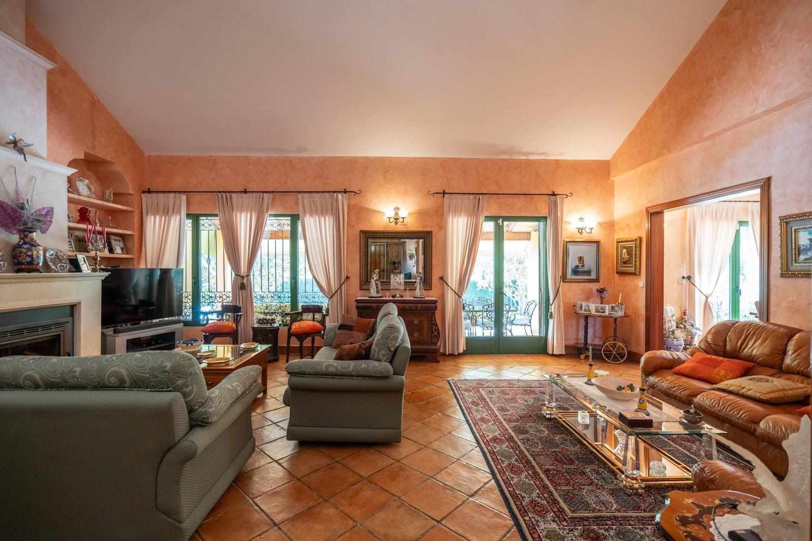 ^^ EN VENTA EXCLUSIVA – IMPRESIONANTE FINCA DE 4 HECTÁREAS EN VALGRANDE, CHINCHÓN ^**^  Ponemos a la
