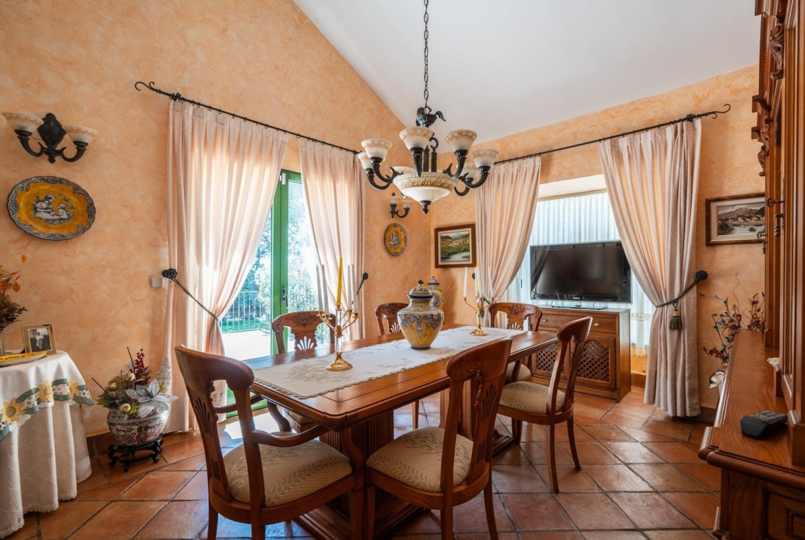 ^^ EN VENTA EXCLUSIVA – IMPRESIONANTE FINCA DE 4 HECTÁREAS EN VALGRANDE, CHINCHÓN ^**^  Ponemos a la
