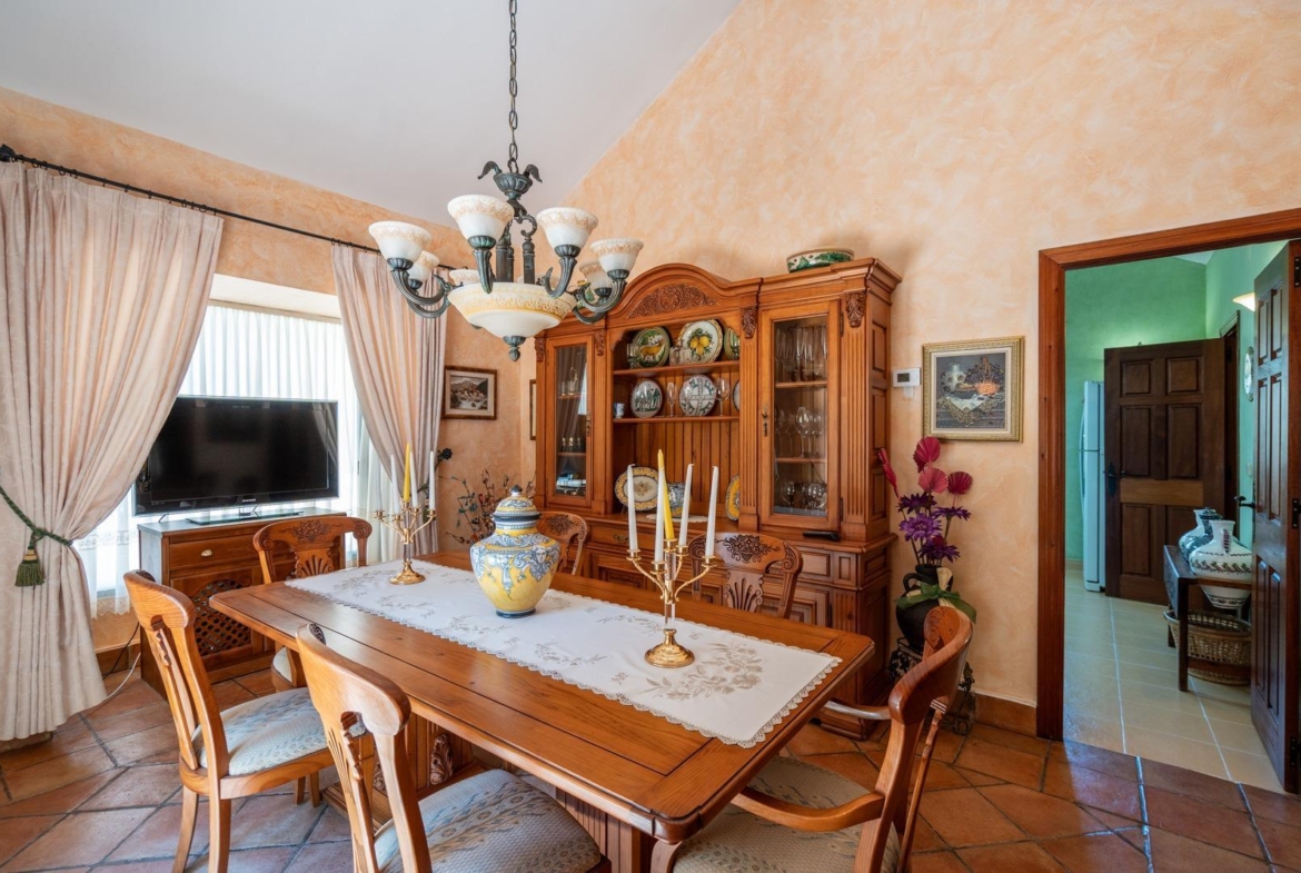 ^^ EN VENTA EXCLUSIVA – IMPRESIONANTE FINCA DE 4 HECTÁREAS EN VALGRANDE, CHINCHÓN ^**^  Ponemos a la