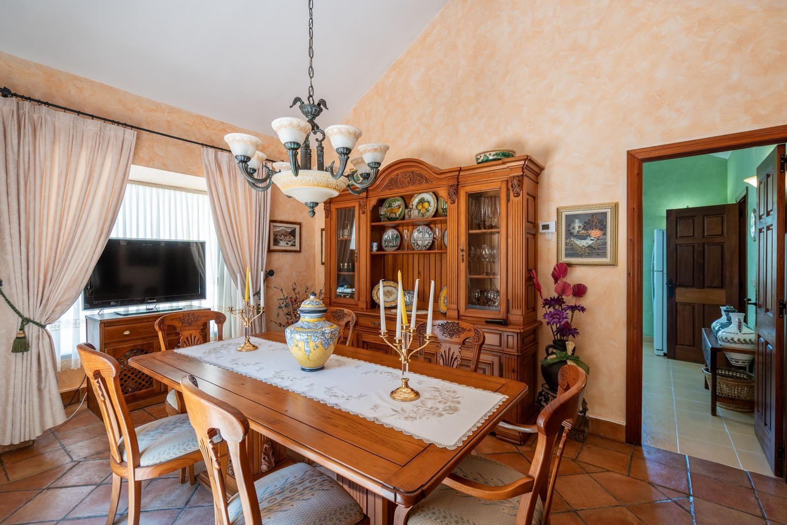 ^^ EN VENTA EXCLUSIVA – IMPRESIONANTE FINCA DE 4 HECTÁREAS EN VALGRANDE, CHINCHÓN ^**^  Ponemos a la
