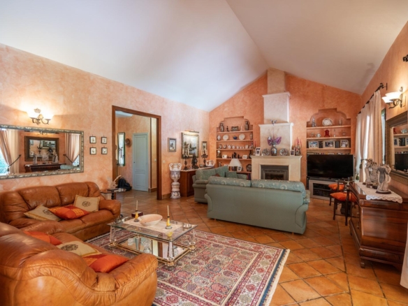 ^^ EN VENTA EXCLUSIVA – IMPRESIONANTE FINCA DE 4 HECTÁREAS EN VALGRANDE, CHINCHÓN ^**^  Ponemos a la