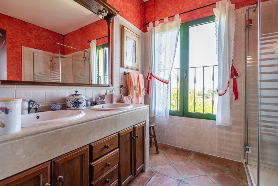 ^^ EN VENTA EXCLUSIVA – IMPRESIONANTE FINCA DE 4 HECTÁREAS EN VALGRANDE, CHINCHÓN ^**^  Ponemos a la