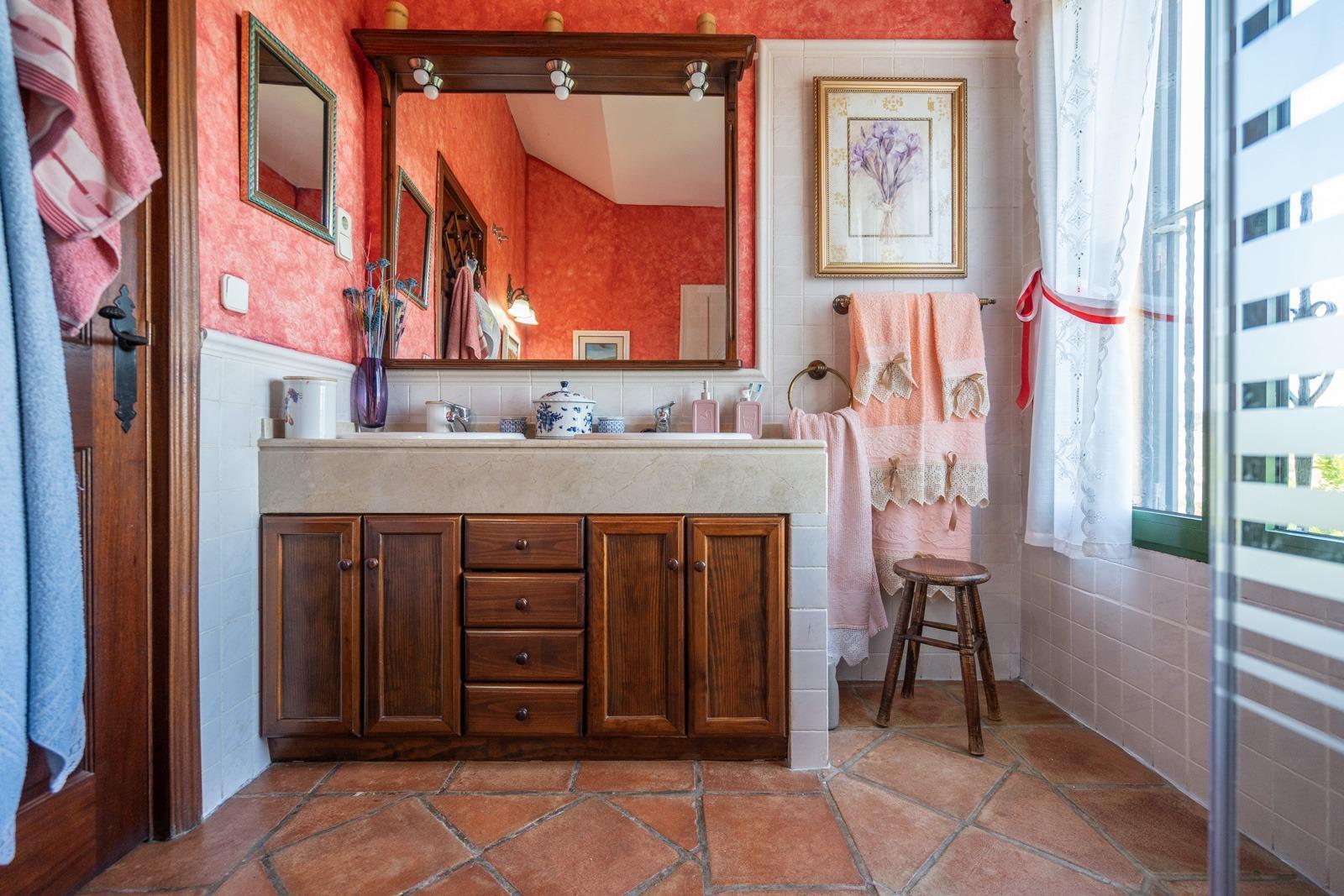 ^^ EN VENTA EXCLUSIVA – IMPRESIONANTE FINCA DE 4 HECTÁREAS EN VALGRANDE, CHINCHÓN ^**^  Ponemos a la