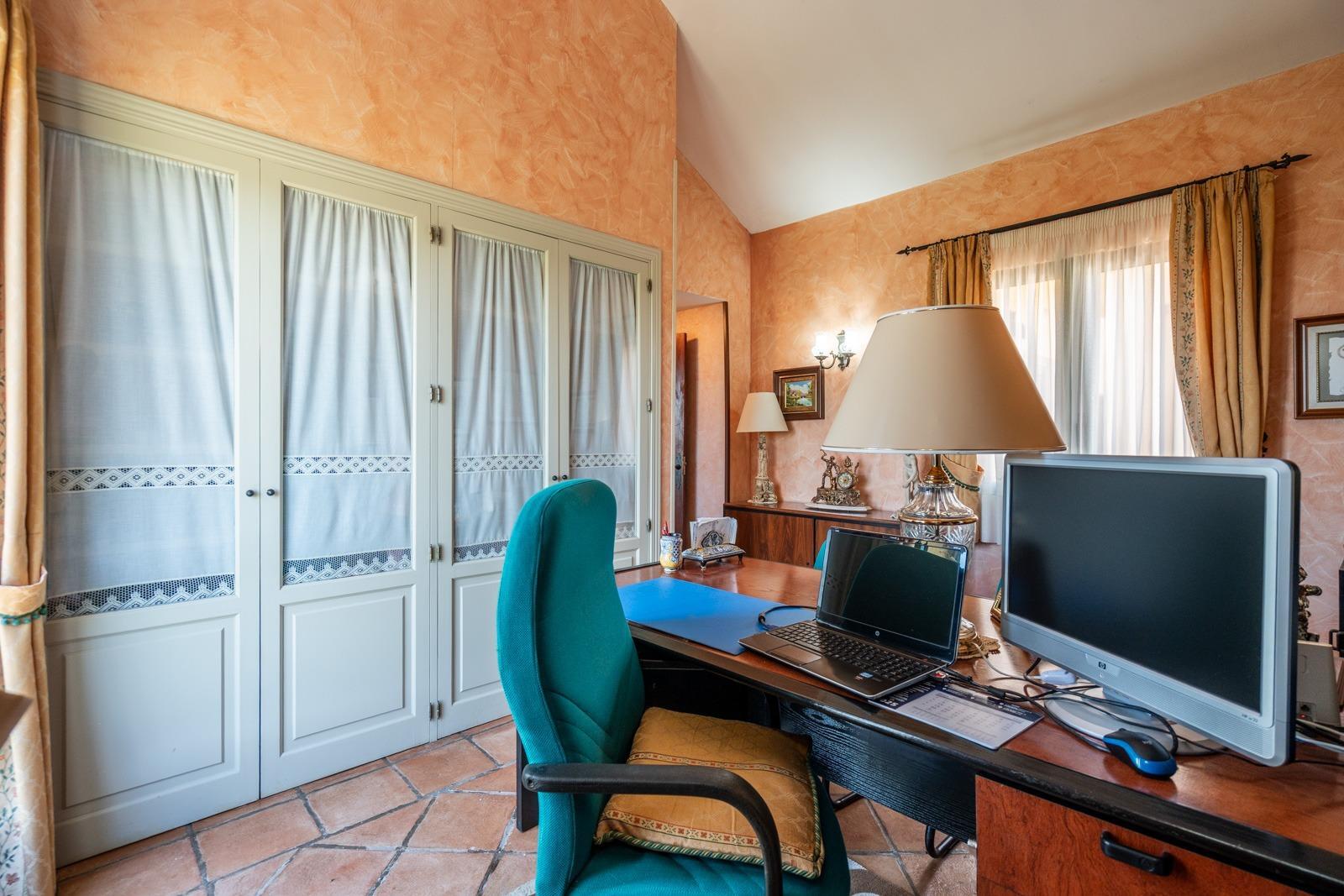 ^^ EN VENTA EXCLUSIVA – IMPRESIONANTE FINCA DE 4 HECTÁREAS EN VALGRANDE, CHINCHÓN ^**^  Ponemos a la