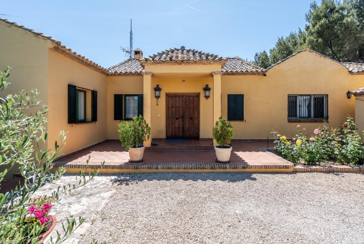 ^^ EN VENTA EXCLUSIVA – IMPRESIONANTE FINCA DE 4 HECTÁREAS EN VALGRANDE, CHINCHÓN ^**^  Ponemos a la