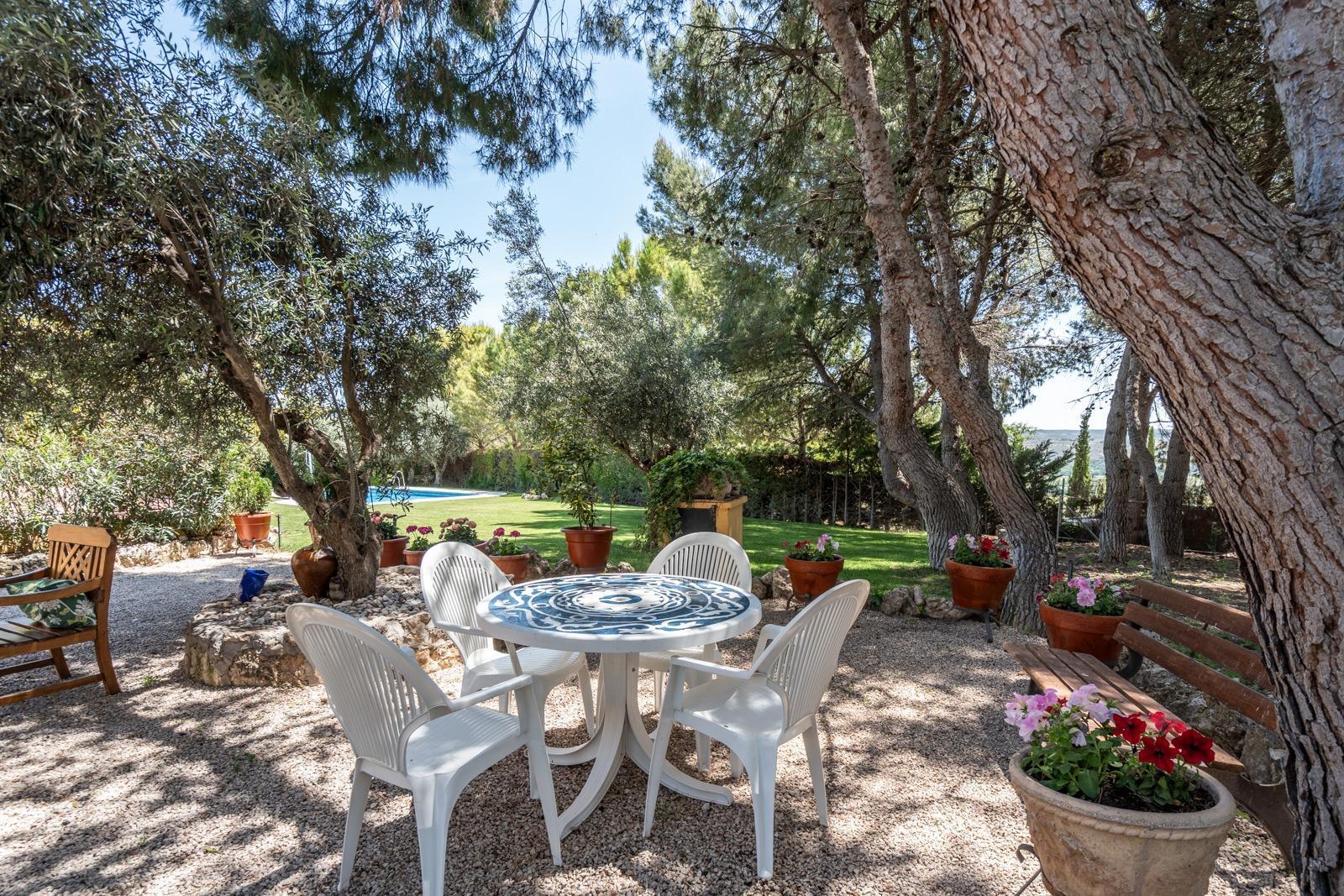 ^^ EN VENTA EXCLUSIVA – IMPRESIONANTE FINCA DE 4 HECTÁREAS EN VALGRANDE, CHINCHÓN ^**^  Ponemos a la