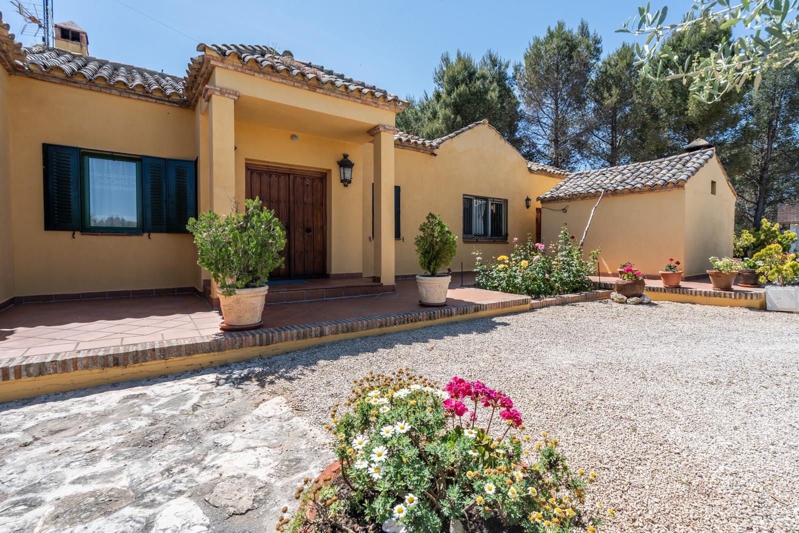 ^^ EN VENTA EXCLUSIVA – IMPRESIONANTE FINCA DE 4 HECTÁREAS EN VALGRANDE, CHINCHÓN ^**^  Ponemos a la