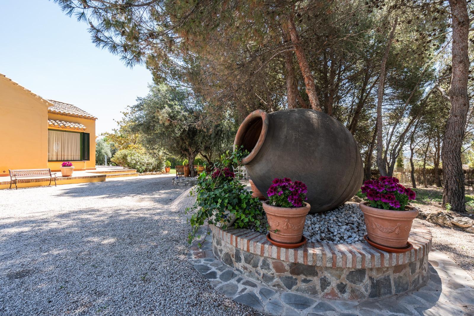 ^^ EN VENTA EXCLUSIVA – IMPRESIONANTE FINCA DE 4 HECTÁREAS EN VALGRANDE, CHINCHÓN ^**^  Ponemos a la