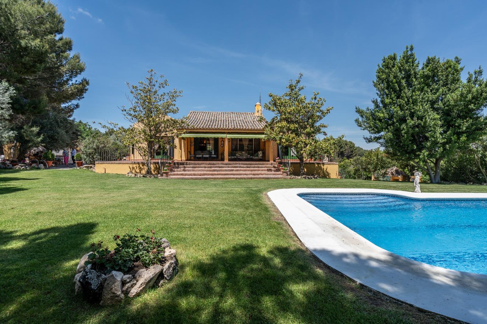 ^^ EN VENTA EXCLUSIVA – IMPRESIONANTE FINCA DE 4 HECTÁREAS EN VALGRANDE, CHINCHÓN ^**^  Ponemos a la