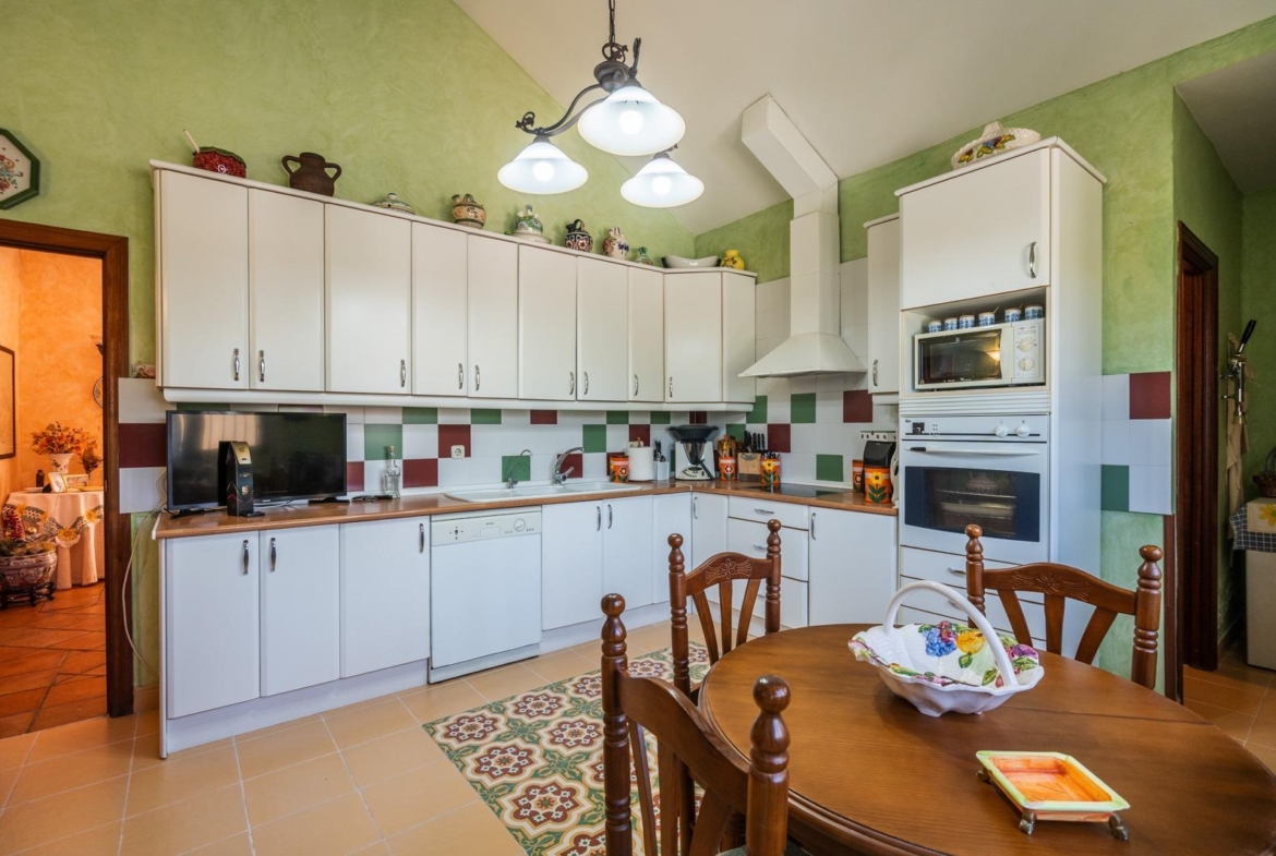 ^^ EN VENTA EXCLUSIVA – IMPRESIONANTE FINCA DE 4 HECTÁREAS EN VALGRANDE, CHINCHÓN ^**^  Ponemos a la