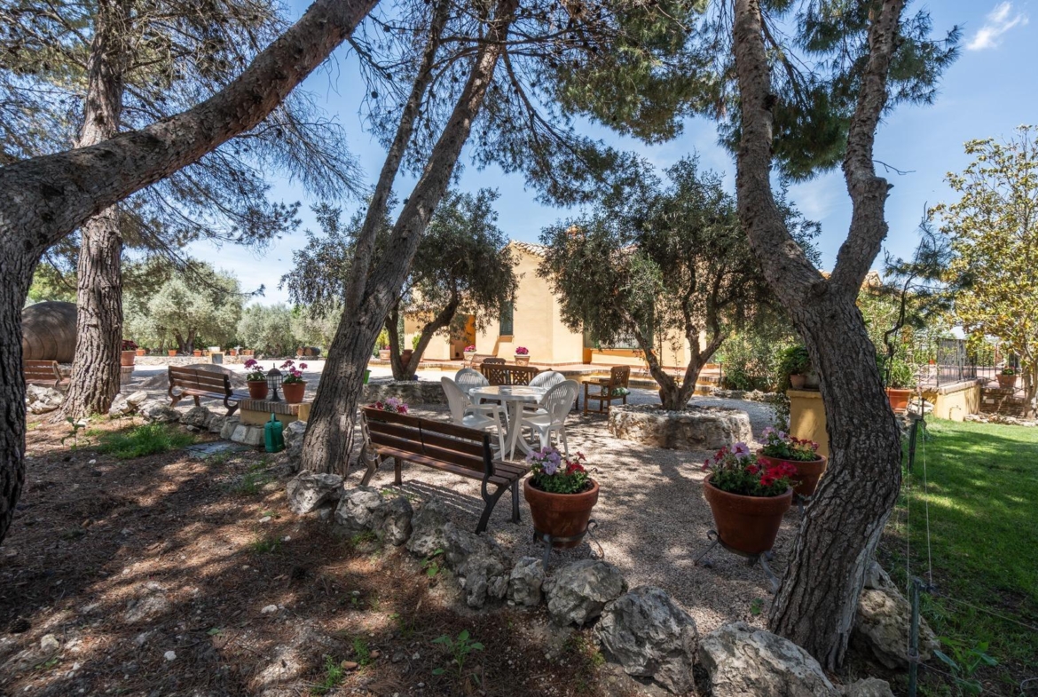 ^^ EN VENTA EXCLUSIVA – IMPRESIONANTE FINCA DE 4 HECTÁREAS EN VALGRANDE, CHINCHÓN ^**^  Ponemos a la